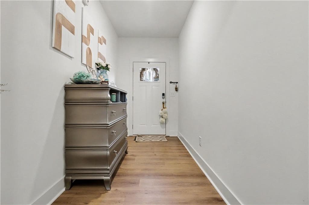 3 bedroom, 3 bathroom, 1,932 sq ft townhouse for sale at 7707 Baron Road, Fairburn, GA 30213 — photo 4