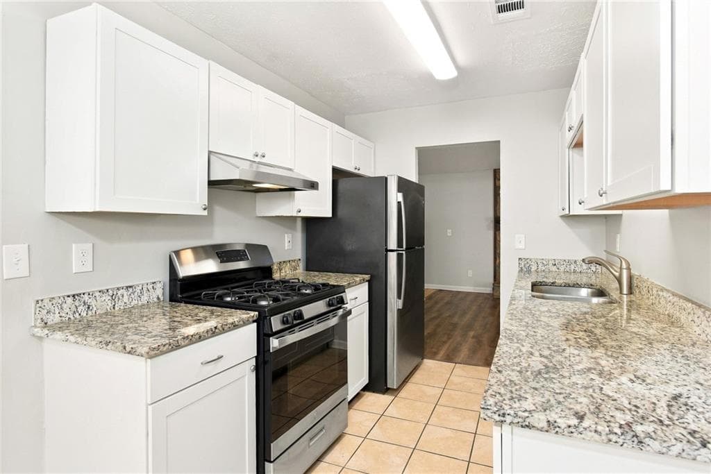 3 bedroom, 2 bathroom, 1,324 sq ft single family residence for rent at 4165 Little Springs, Kennesaw, GA 30144 for $1,885 a month — photo 3