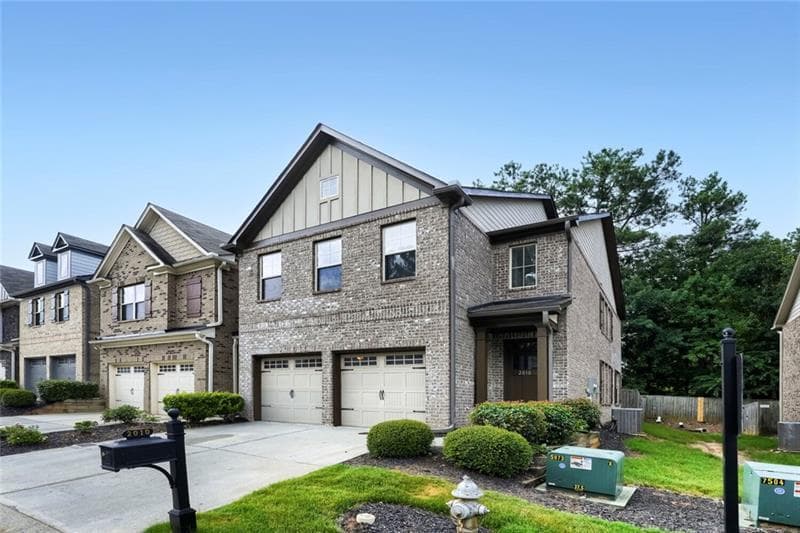 3 bedroom, 3 bathroom, 2,112 sq ft townhouse under contract at 2010 Brightleaf Way 96, Marietta, GA 30060 — photo 2