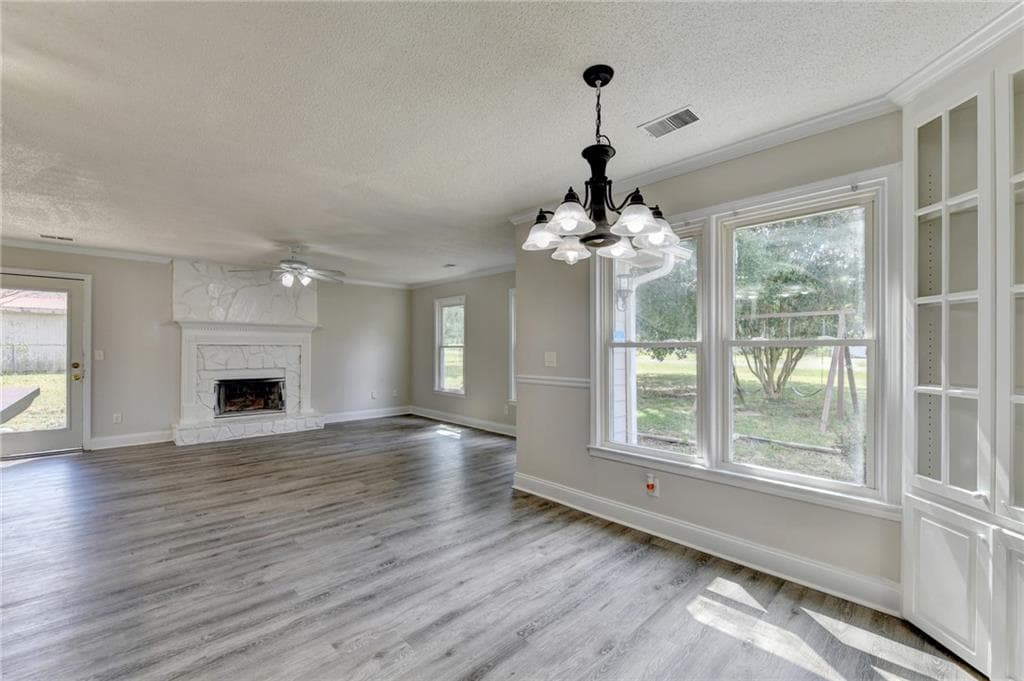 3 bedroom, 2 bathroom, 1,887 sq ft single family residence for sale at 2725 Milton Bryan Drive, Loganville, GA 30052 — photo 7