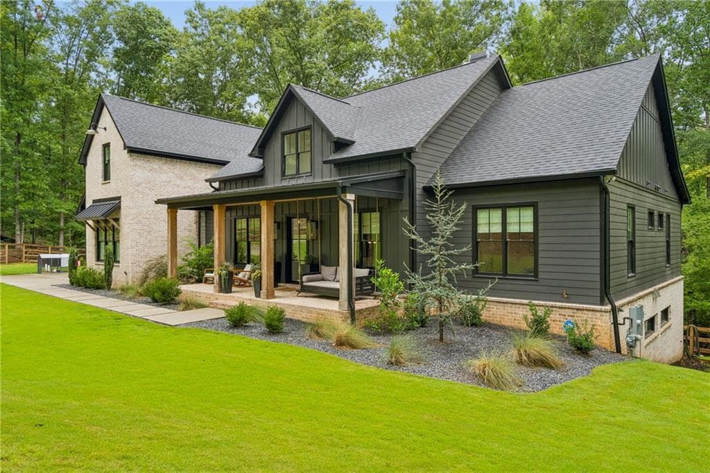 5 bedroom, 6 bathroom, 6,942 sq ft single family residence for sale at 5676 Kennedy Road, Suwanee, GA 30024 — photo 3