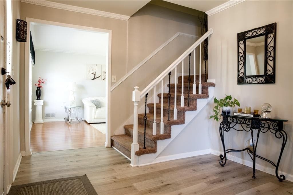 4 bedroom, 3 bathroom, 2,267 sq ft single family residence under contract at 4668 Bexley Drive, Stone Mountain, GA 30083 — photo 2