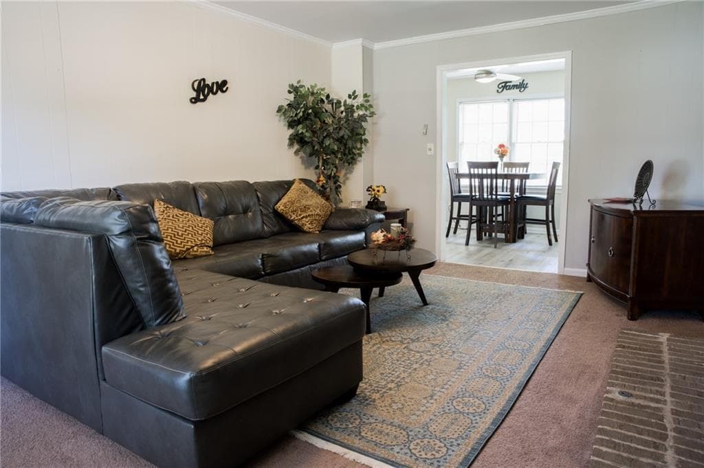 4 bedroom, 3 bathroom, 2,267 sq ft single family residence under contract at 4668 Bexley Drive, Stone Mountain, GA 30083 — photo 5