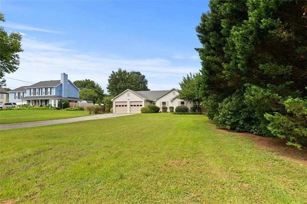 3 bedroom, 2 bathroom, 1,442 sq ft single family residence for sale at 3100 Oak Grove Road, Loganville, GA 30052 — photo 6
