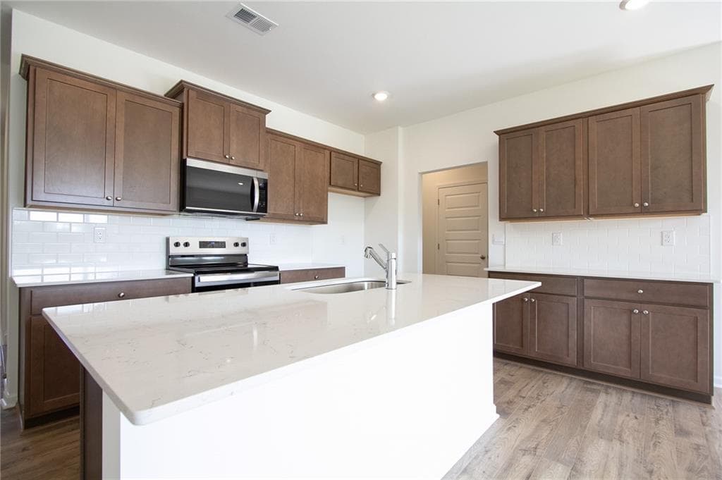 3 bedroom, 3 bathroom, 1,946 sq ft townhouse under contract at 3562 Matthew Court, Decatur, GA 30034 — photo 5