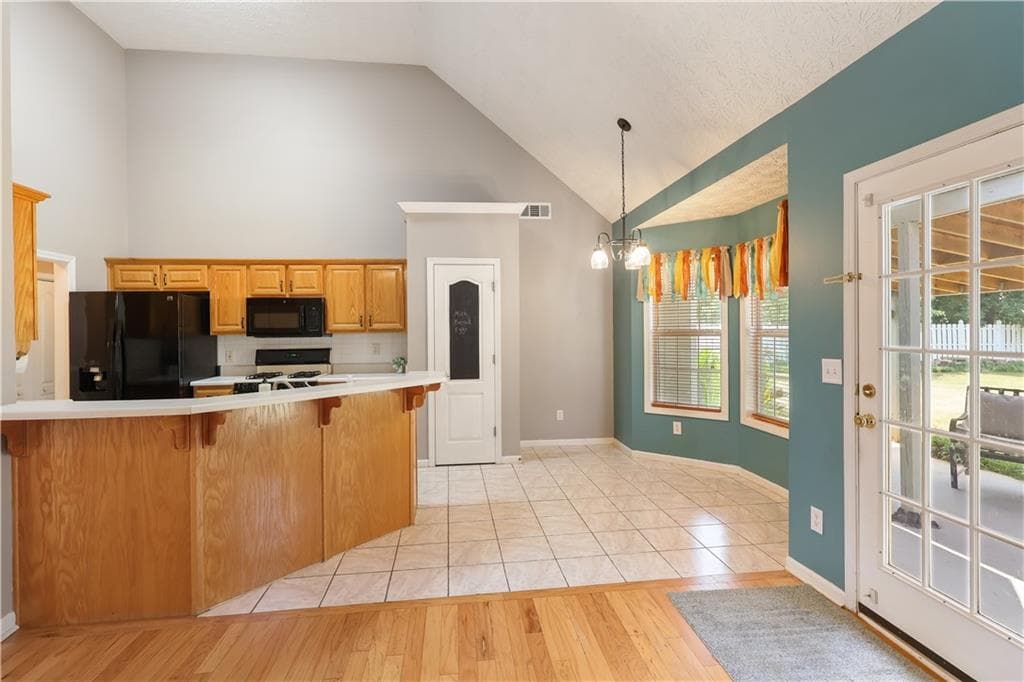 3 bedroom, 2 bathroom, 2,096 sq ft single family residence for sale at 200 Chatfield Way, Locust Grove, GA 30248 — photo 9
