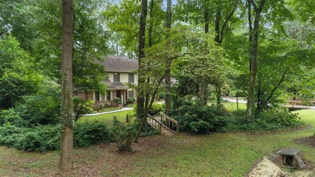 4 bedroom, 4 bathroom, 2,694 sq ft single family residence for sale at 2645 Creek Indian Trail, Jonesboro, GA 30236 — photo 2
