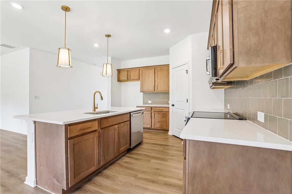 4 bedroom, 3 bathroom, 2,409 sq ft single family residence under contract at 109 Candler Trace, Cartersville, GA 30120 — photo 10
