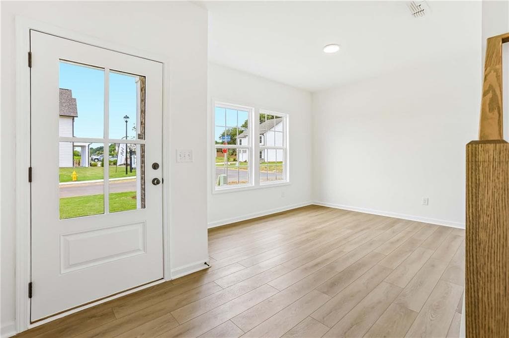 4 bedroom, 3 bathroom, 2,409 sq ft single family residence under contract at 109 Candler Trace, Cartersville, GA 30120 — photo 6