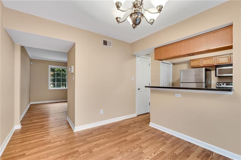 3 bedroom, 2 bathroom, 1,000 sq ft condominium for rent at 6940 Roswell Road F2, Sandy Springs, GA 30328 for $1,750 a month — photo 7