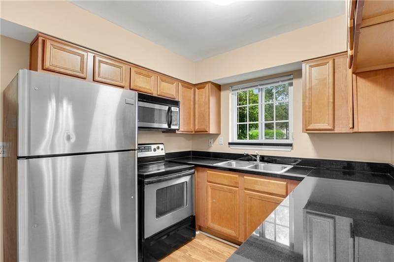 3 bedroom, 2 bathroom, 1,000 sq ft condominium for rent at 6940 Roswell Road F2, Sandy Springs, GA 30328 for $1,750 a month — photo 10