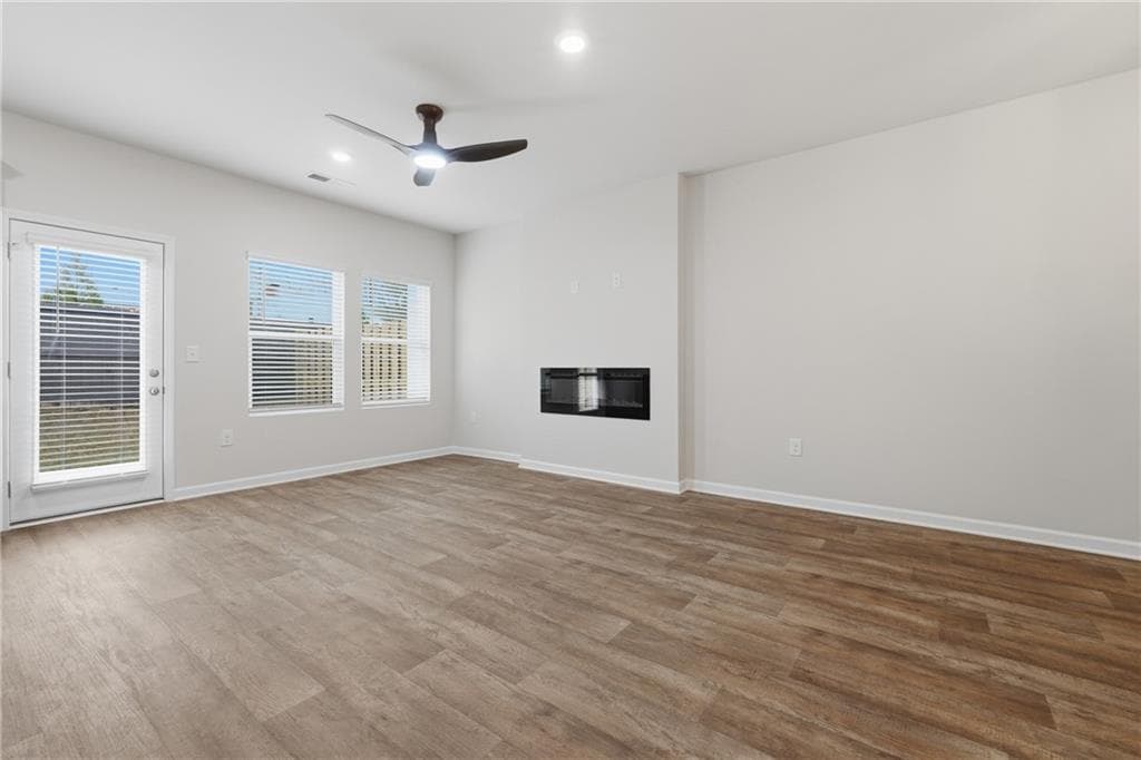 4 bedroom, 3 bathroom, 1,852 sq ft townhouse under contract at 3220 Winding Waters Way, Powder Springs, GA 30127 — photo 8