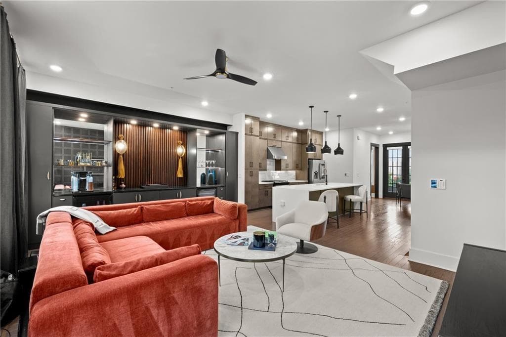 3 bedroom, 4 bathroom, 2,294 sq ft townhouse for sale at 1075 Robert Smalls Way, Atlanta, GA 30318 — photo 2