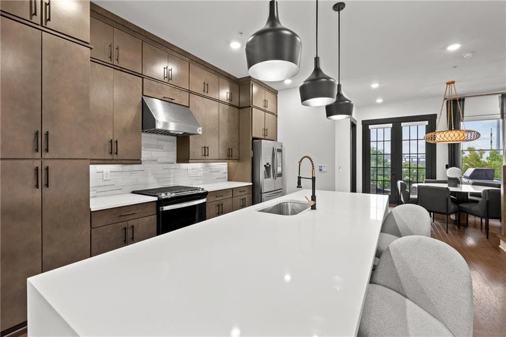 3 bedroom, 4 bathroom, 2,294 sq ft townhouse for sale at 1075 Robert Smalls Way, Atlanta, GA 30318 — photo 3