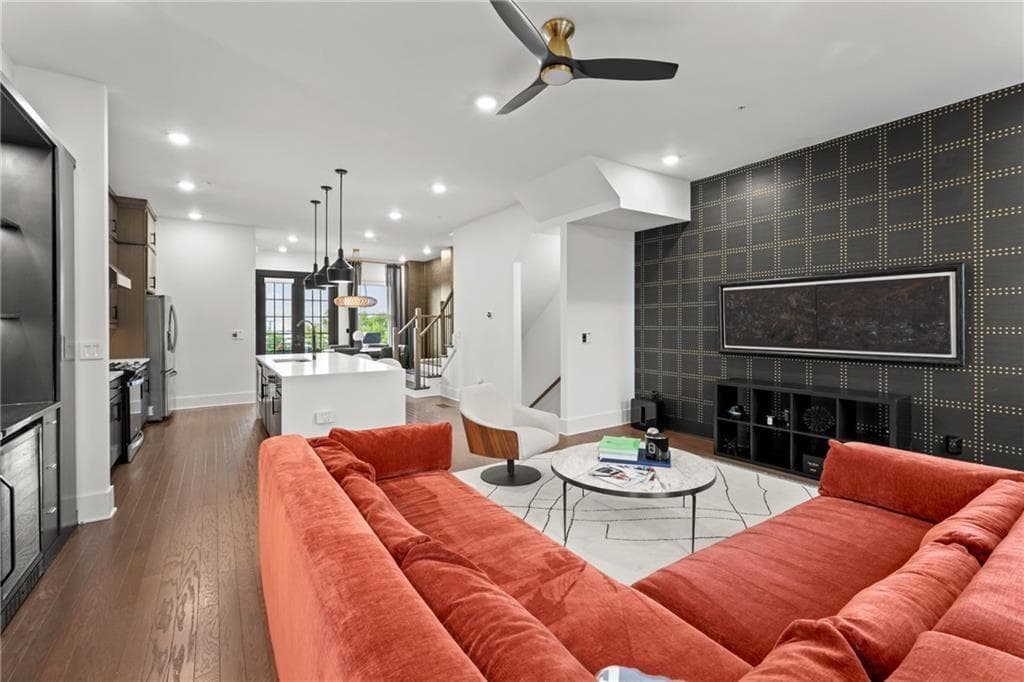 3 bedroom, 4 bathroom, 2,294 sq ft townhouse for sale at 1075 Robert Smalls Way, Atlanta, GA 30318 — photo 7
