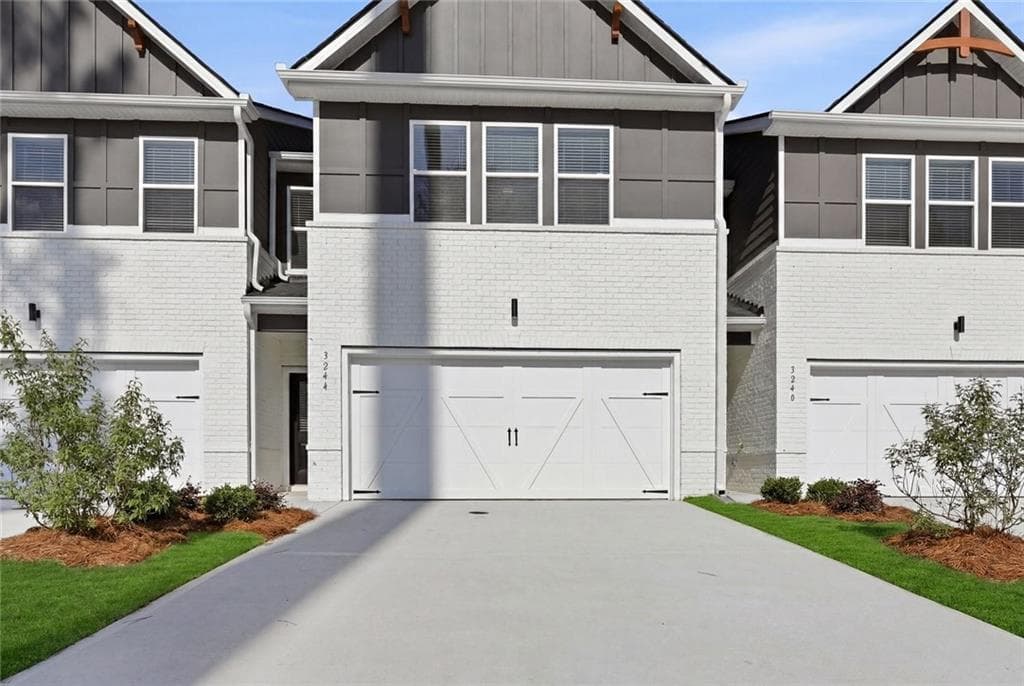 3 bedroom, 3 bathroom, 1,880 sq ft townhouse for sale at 3244 Winding Waters Way, Powder Springs, GA 30127