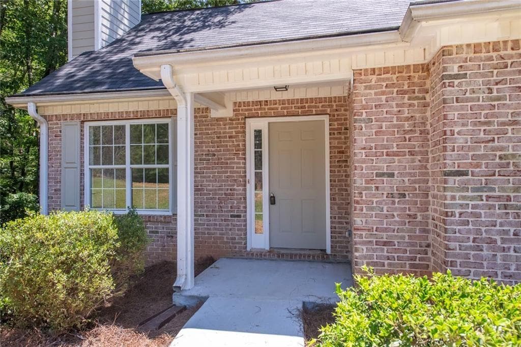 4 bedroom, 3 bathroom, 2,686 sq ft single family residence under contract at 7830 Capps Ferry Road, Douglasville, GA 30135 — photo 3