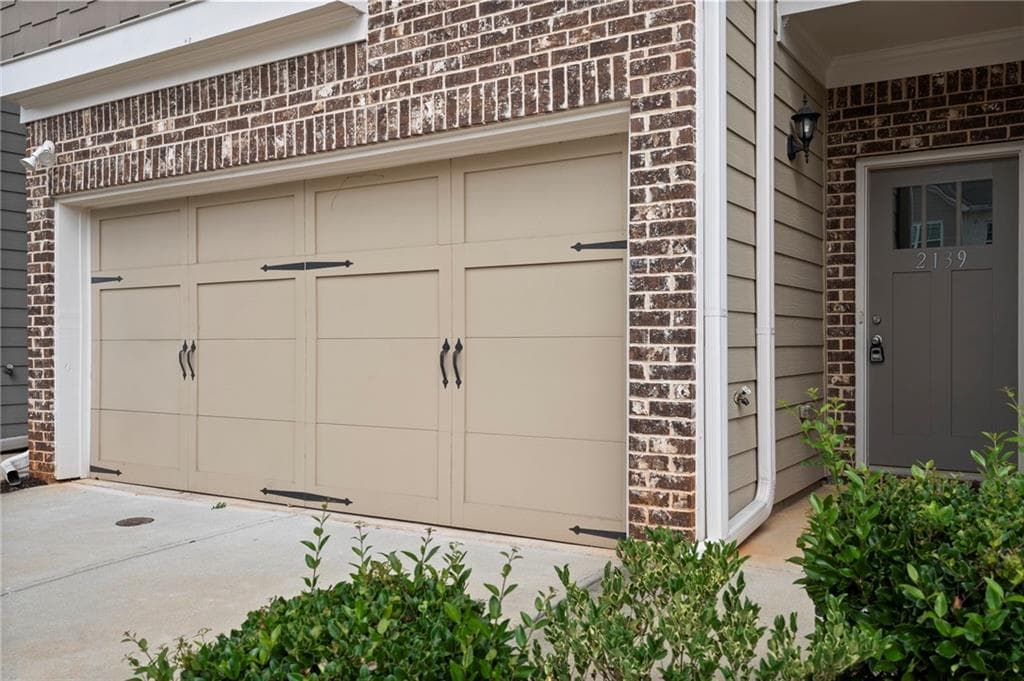 3 bedroom, 3 bathroom, 1,750 sq ft townhouse for sale at 2139 Arnage Drive, Lithonia, GA 30058 — photo 3