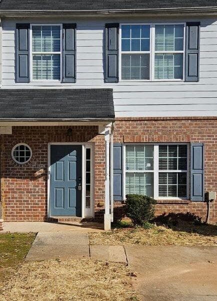 3 bedroom, 2 bathroom, 1,376 sq ft single family residence for rent at 325 Brookview Drive, Riverdale, GA 30274 for $1,595 a month