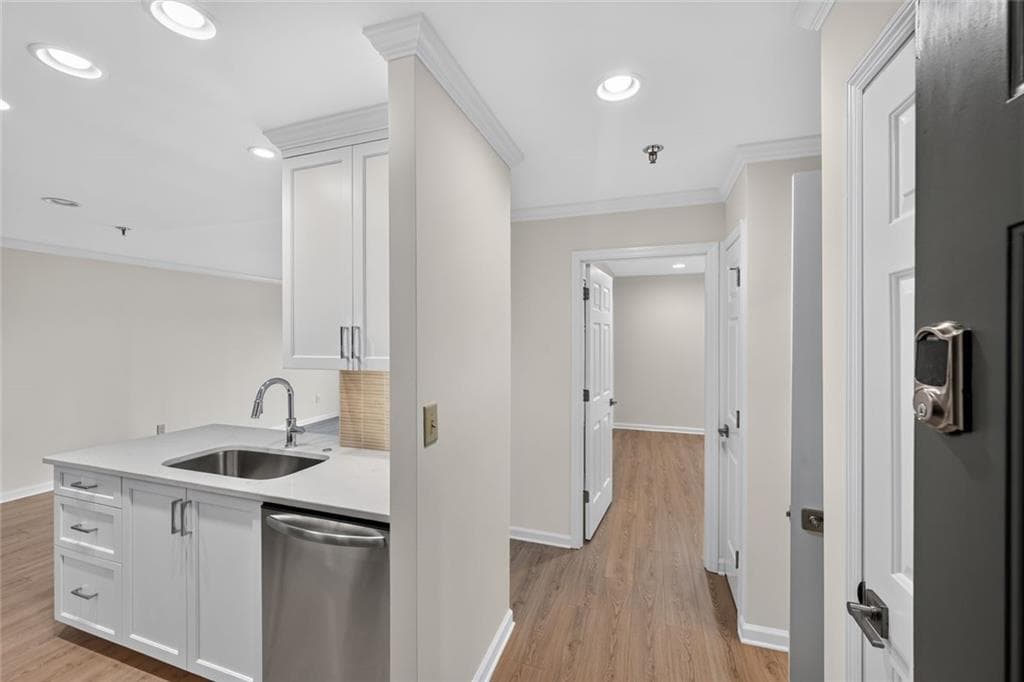 1 bedroom, 1 bathroom, 760 sq ft condominium for sale at 300 Johnson Ferry Road B-603, Sandy Springs, GA 30328 — photo 5