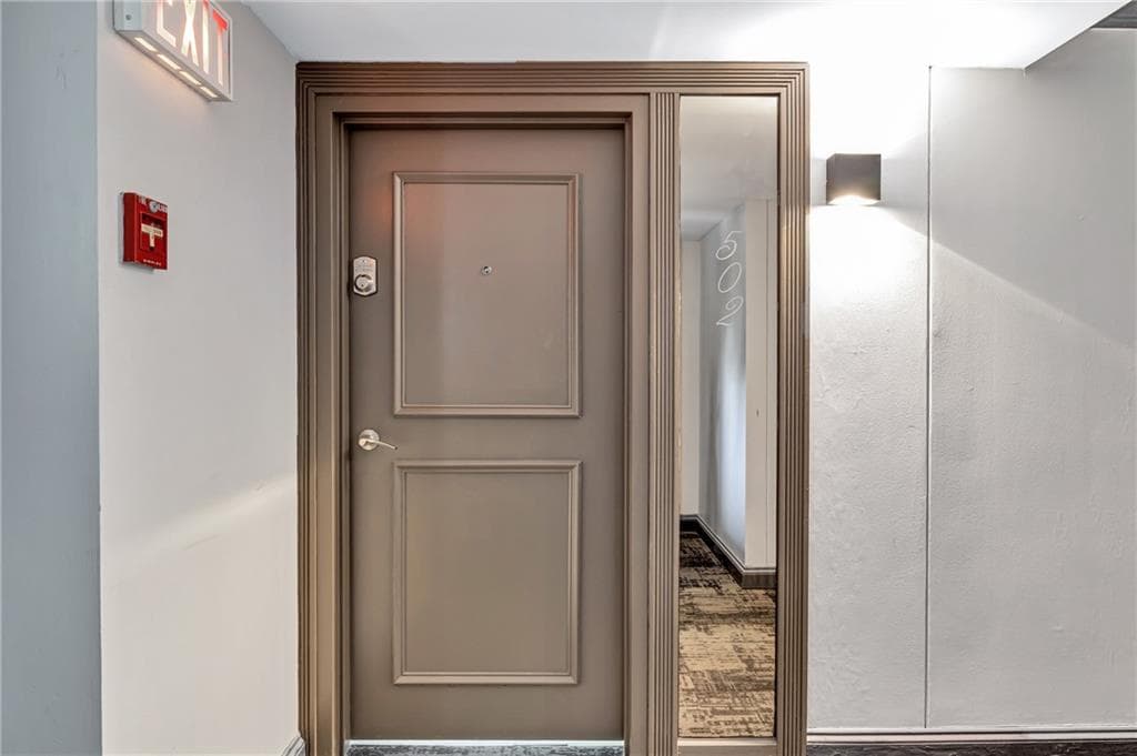2 bedroom, 2 bathroom, 1,120 sq ft condominium for rent at 2460 Peachtree Road 502, Atlanta, GA 30305 for $3,200 a month — photo 4
