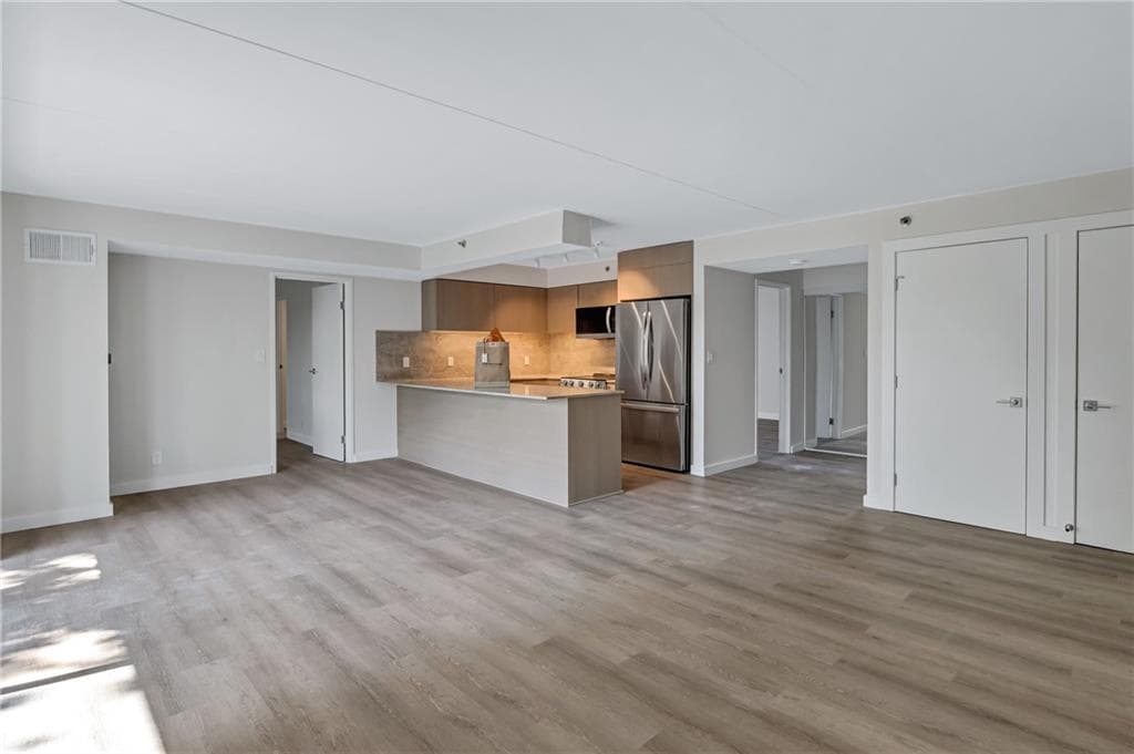 2 bedroom, 2 bathroom, 1,120 sq ft condominium for rent at 2460 Peachtree Road 502, Atlanta, GA 30305 for $3,200 a month — photo 7