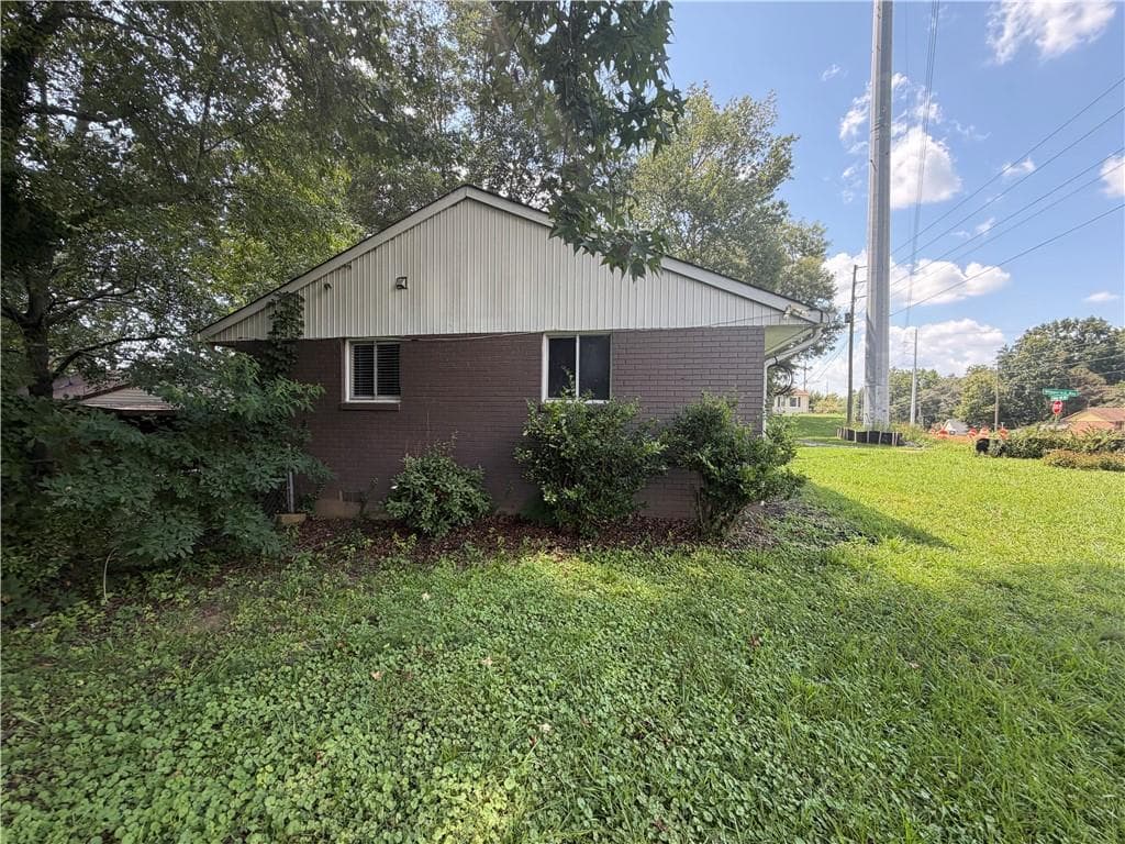 3 bedroom, 2 bathroom, 988 sq ft single family residence for sale at 266 Valley Hill Road, Riverdale, GA 30274 — photo 8
