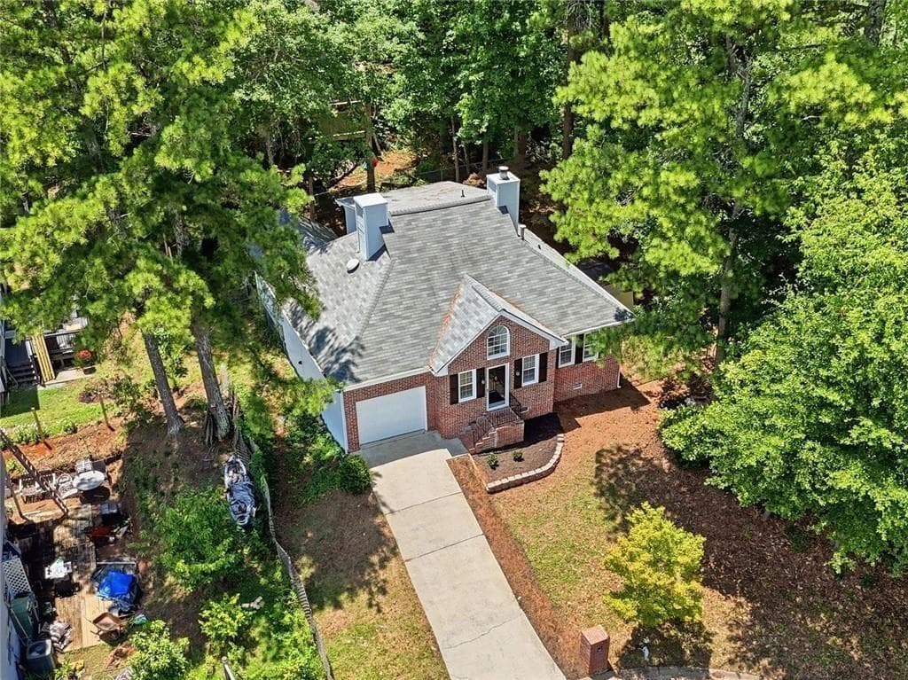 2 bedroom, 3 bathroom, 1,835 sq ft single family residence under contract at 1632 Oakwood Court, Marietta, GA 30066 — photo 2