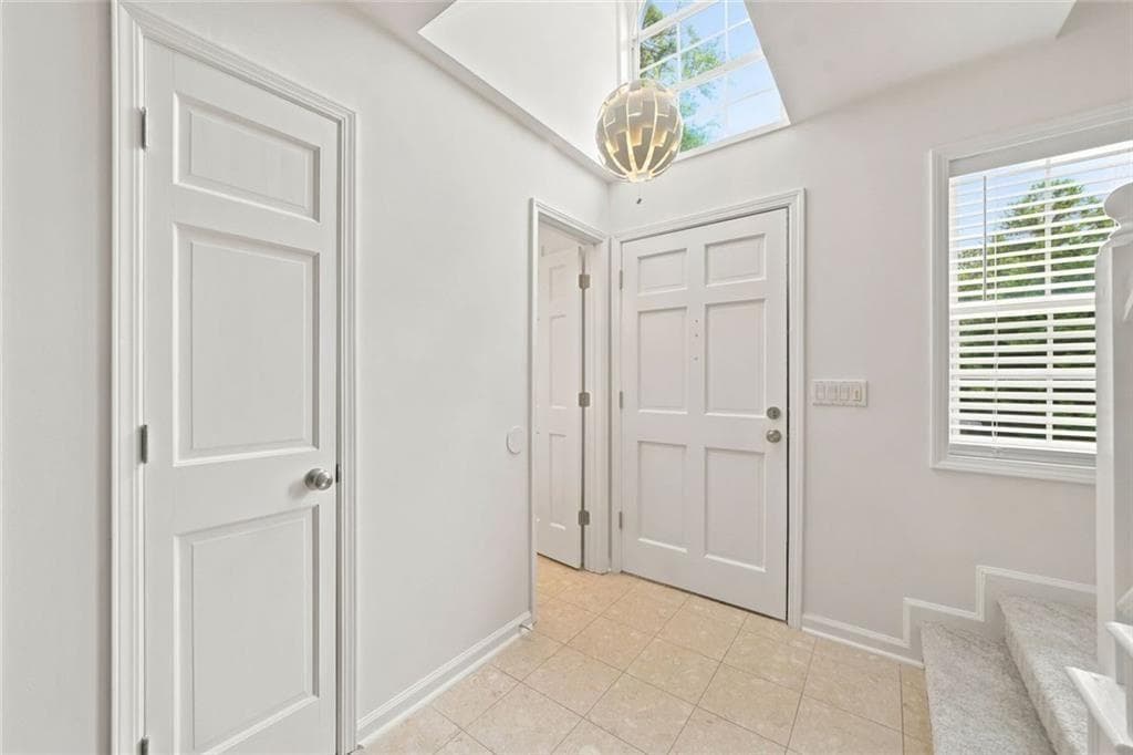 2 bedroom, 3 bathroom, 1,835 sq ft single family residence under contract at 1632 Oakwood Court, Marietta, GA 30066 — photo 5