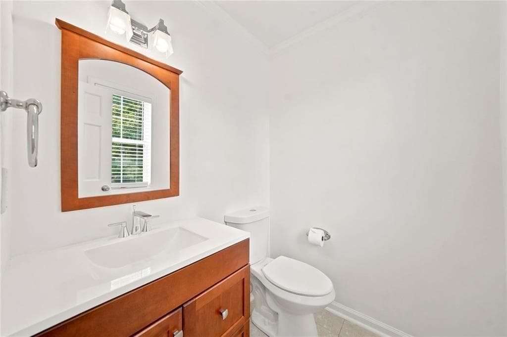 2 bedroom, 3 bathroom, 1,835 sq ft single family residence under contract at 1632 Oakwood Court, Marietta, GA 30066 — photo 6