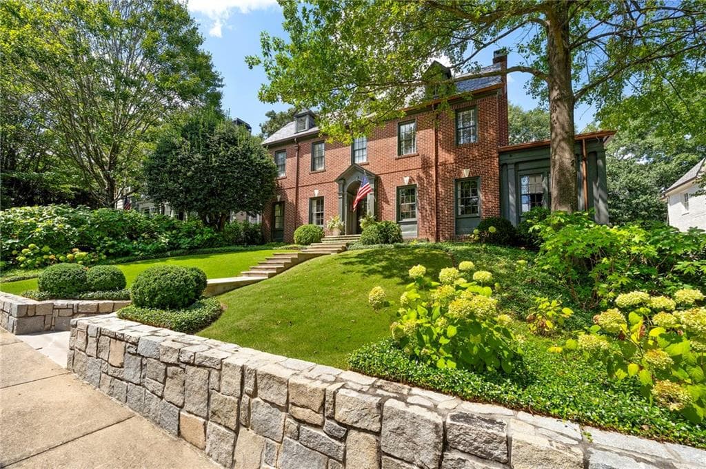 6 bedroom, 6 bathroom, 5,164 sq ft single family residence under contract at 102 Brighton Road, Atlanta, GA 30309 — photo 2