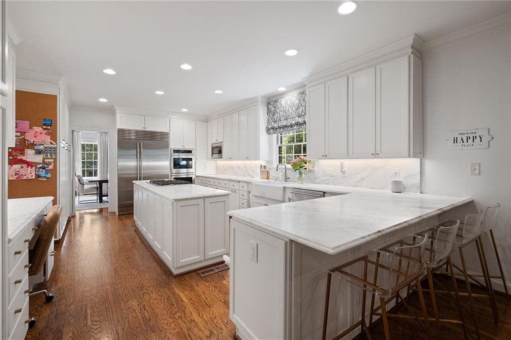 6 bedroom, 6 bathroom, 5,164 sq ft single family residence under contract at 102 Brighton Road, Atlanta, GA 30309 — photo 10
