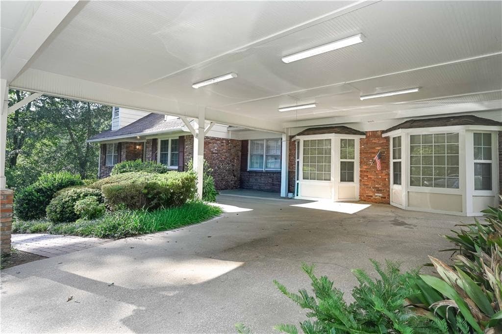 3 bedroom, 3 bathroom, 2,475 sq ft single family residence for sale at 1830 Tara Circle, Douglasville, GA 30135 — photo 3