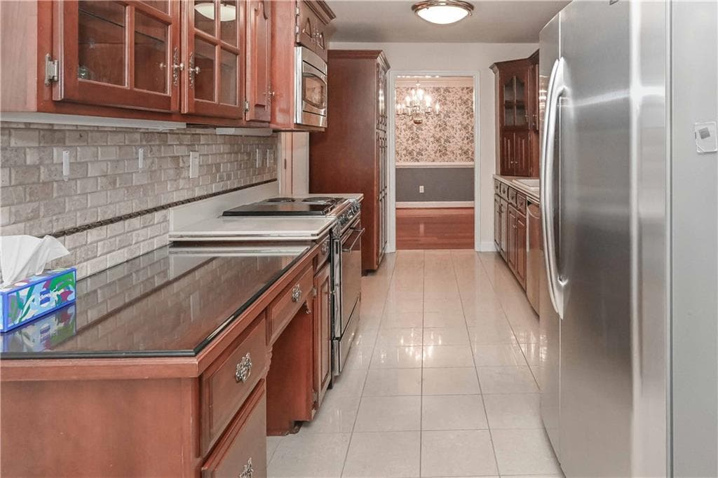 3 bedroom, 3 bathroom, 2,475 sq ft single family residence for sale at 1830 Tara Circle, Douglasville, GA 30135 — photo 8