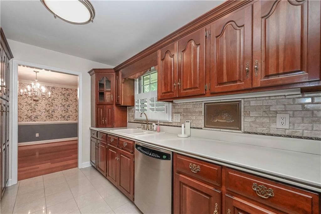 3 bedroom, 3 bathroom, 2,475 sq ft single family residence for sale at 1830 Tara Circle, Douglasville, GA 30135 — photo 10