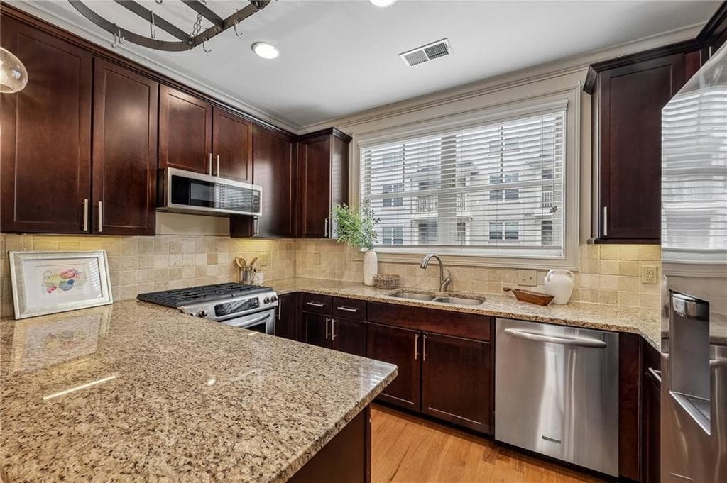 1 bedroom, 1 bathroom, 918 sq ft condominium under contract at 1189 Lavista Road, Atlanta, GA 30324 — photo 7