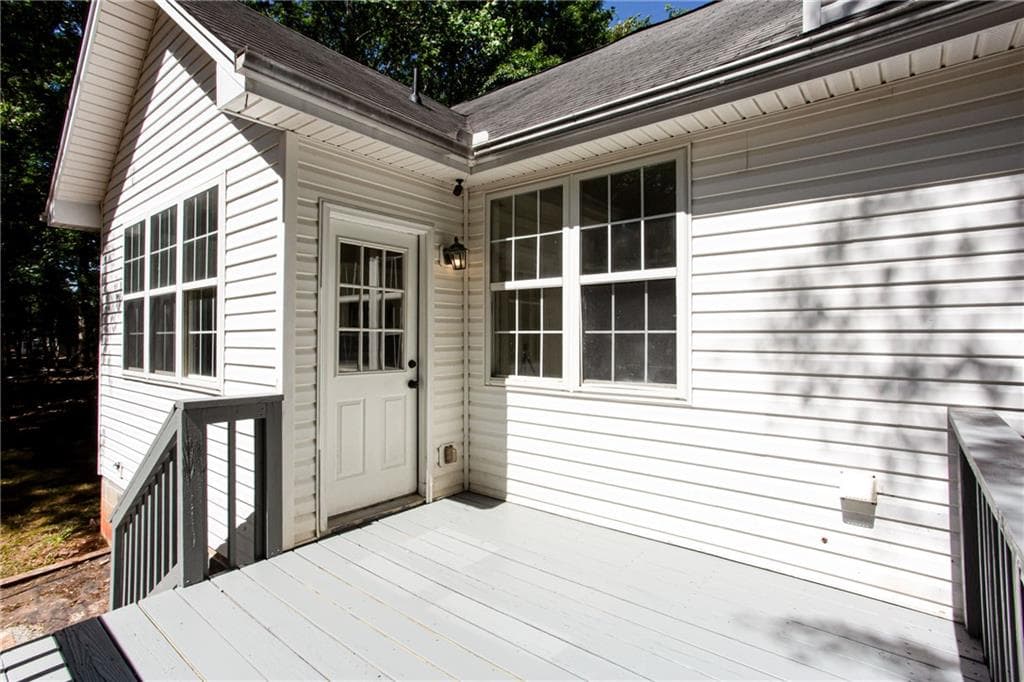 3 bedroom, 2 bathroom, 1,292 sq ft single family residence for sale at 8071 Beachwood Drive, Murrayville, GA 30564 — photo 4