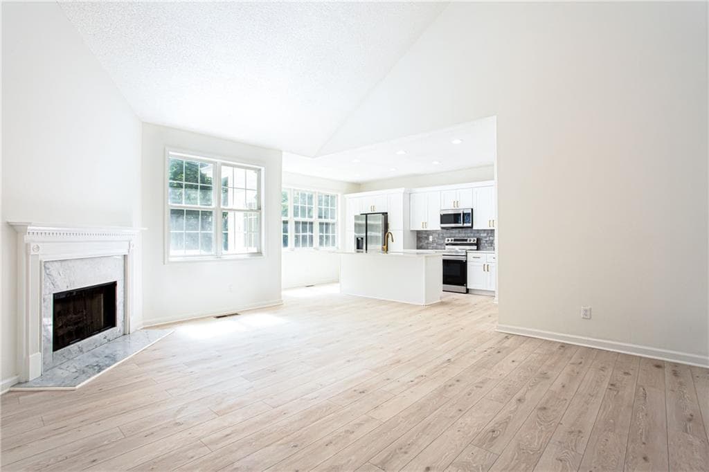 3 bedroom, 2 bathroom, 1,292 sq ft single family residence for sale at 8071 Beachwood Drive, Murrayville, GA 30564 — photo 8