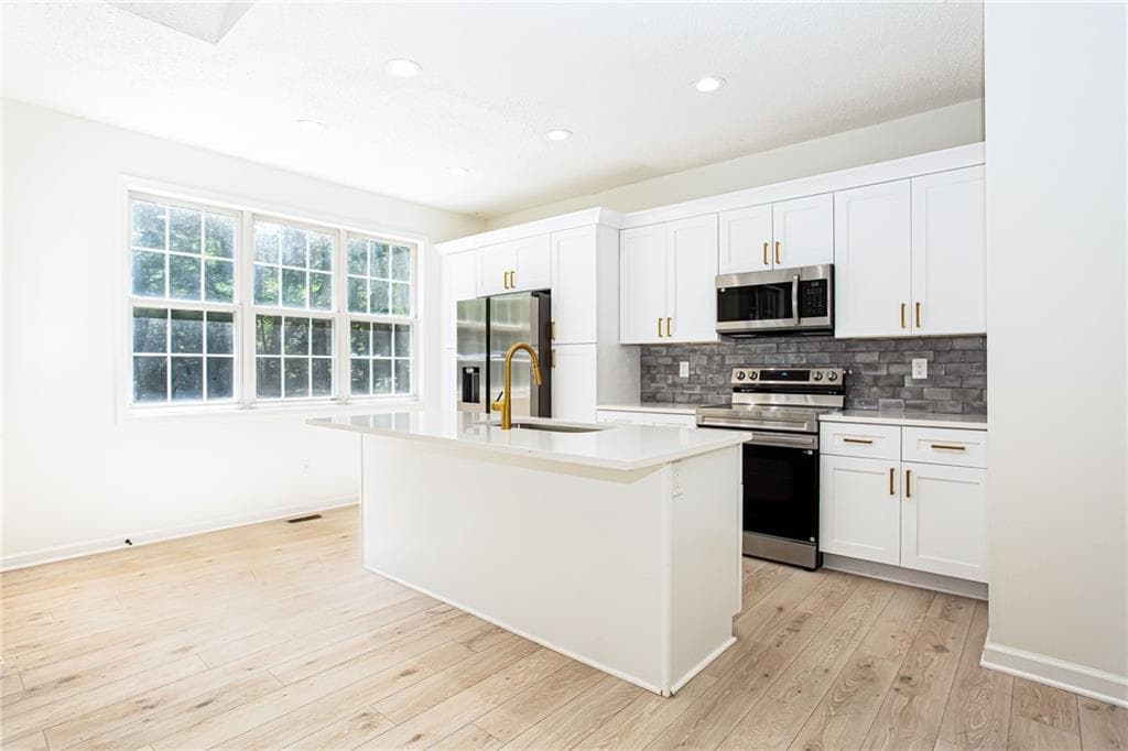 3 bedroom, 2 bathroom, 1,292 sq ft single family residence for sale at 8071 Beachwood Drive, Murrayville, GA 30564 — photo 10