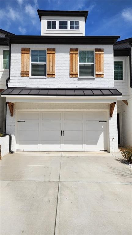 3 bedroom, 3 bathroom, 1,818 sq ft townhouse for rent at 300 Auburn Valley Way, Auburn, GA 30011 for $2,100 a month