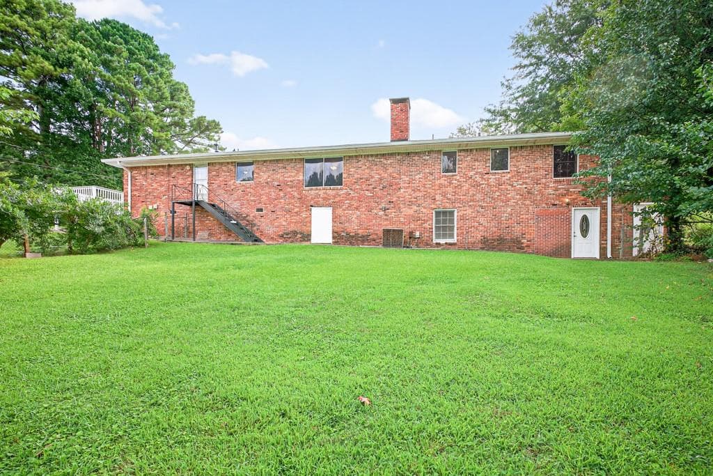 4 bedroom, 2 bathroom, 3,367 sq ft single family residence for sale at 3724 Chavers Place, Stone Mountain, GA 30083 — photo 2