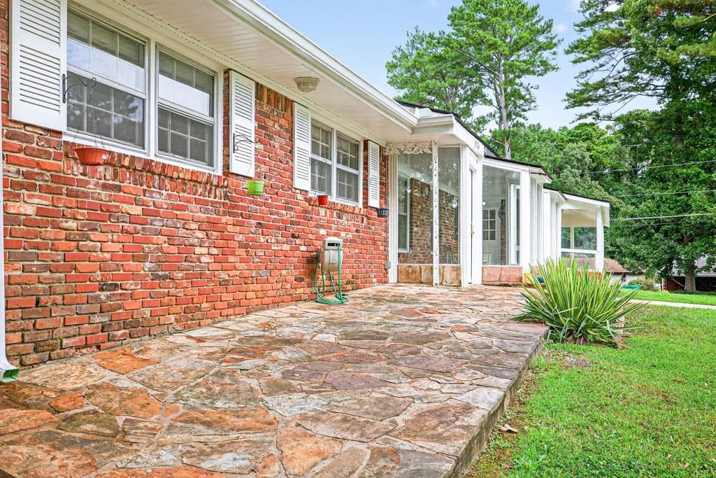 4 bedroom, 2 bathroom, 3,367 sq ft single family residence for sale at 3724 Chavers Place, Stone Mountain, GA 30083 — photo 6
