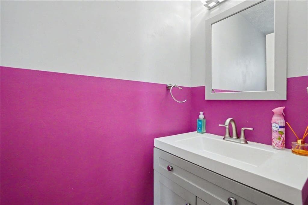 3 bedroom, 3 bathroom, 3,030 sq ft single family residence for sale at 2358 Loren Falls Lane, Marietta, GA 30008 — photo 9