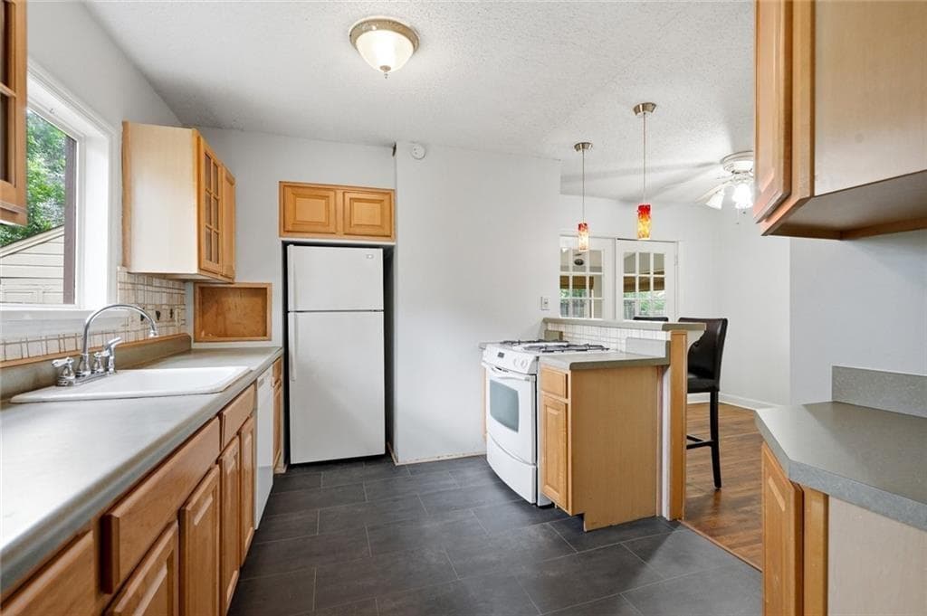 2 bedroom, 1 bathroom, 1,120 sq ft single family residence for rent at 1951 Dresden Drive, Atlanta, GA 30319 for $2,595 a month — photo 7