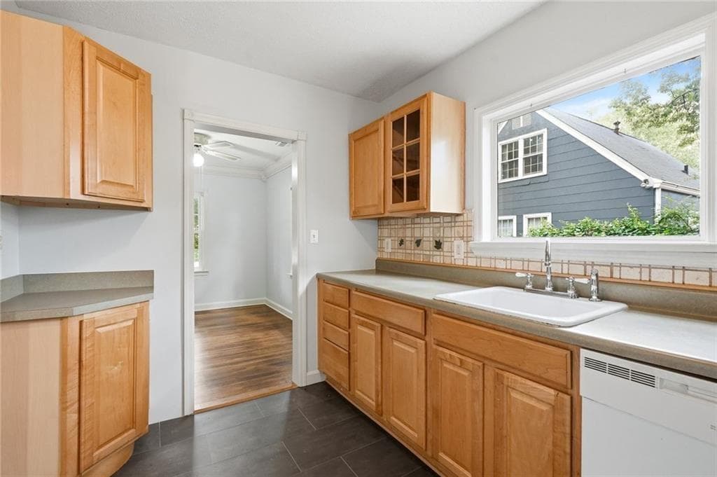 2 bedroom, 1 bathroom, 1,120 sq ft single family residence for rent at 1951 Dresden Drive, Atlanta, GA 30319 for $2,595 a month — photo 8