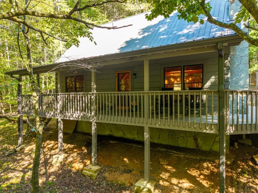 2 bedroom, 2 bathroom, 1,328 sq ft single family residence for sale at 19 Blackberry Falls Lane, Ellijay, GA 30536 — photo 3