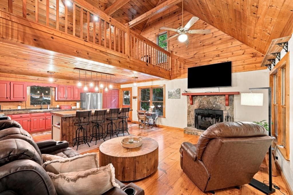 2 bedroom, 2 bathroom, 1,328 sq ft single family residence for sale at 19 Blackberry Falls Lane, Ellijay, GA 30536 — photo 4