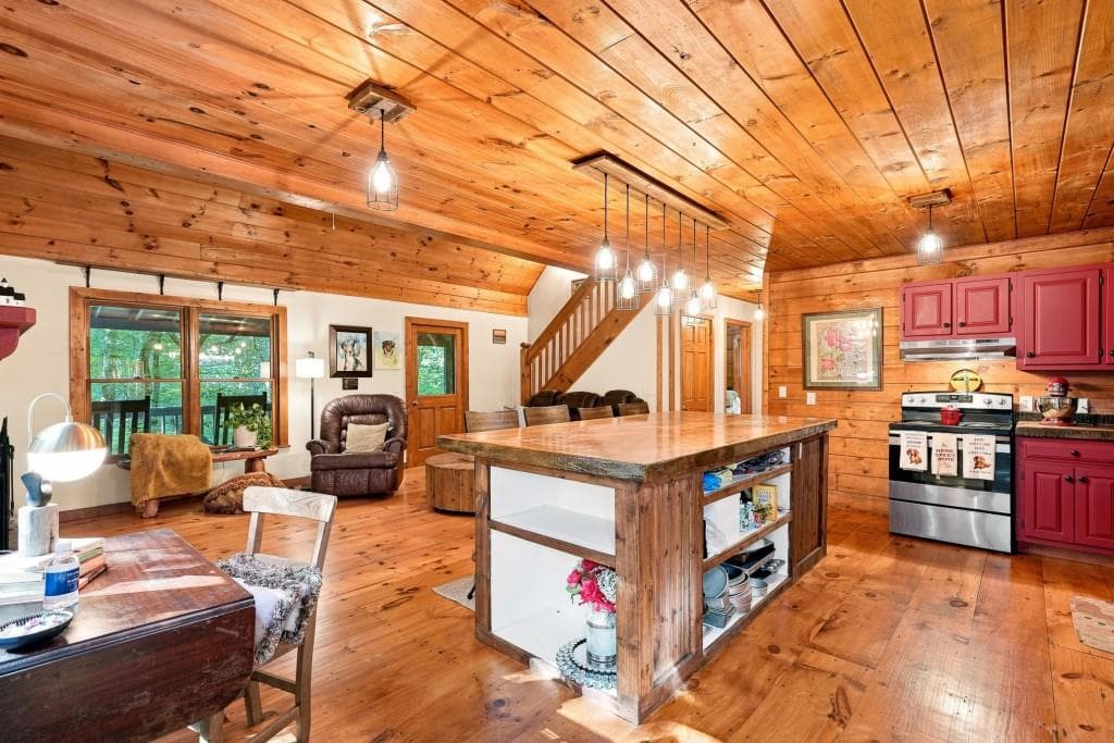 2 bedroom, 2 bathroom, 1,328 sq ft single family residence for sale at 19 Blackberry Falls Lane, Ellijay, GA 30536 — photo 7