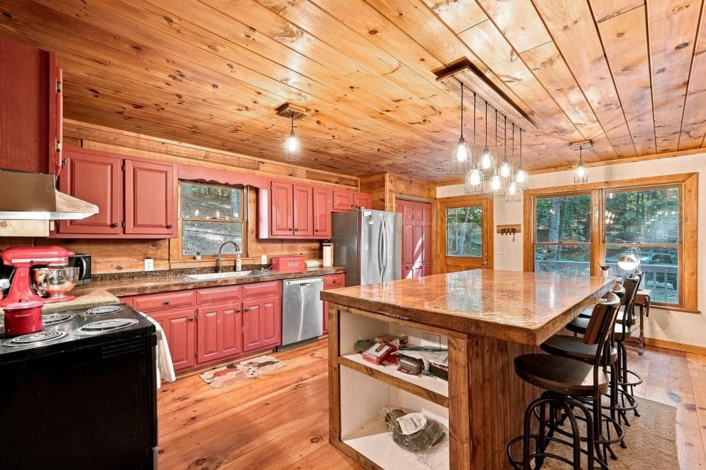 2 bedroom, 2 bathroom, 1,328 sq ft single family residence for sale at 19 Blackberry Falls Lane, Ellijay, GA 30536 — photo 8