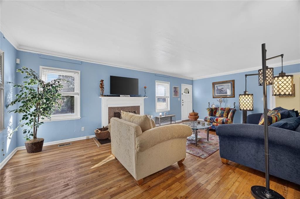 4 bedroom, 2 bathroom, 1,685 sq ft single family residence for sale at 6866 Parkway Drive, Lithonia, GA 30058 — photo 7